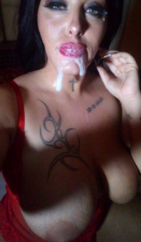 Ashley Cumstar star du porno gratuite des photos