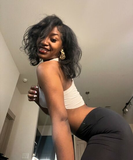 plage seins nus onlyfans gratuit exclusif image