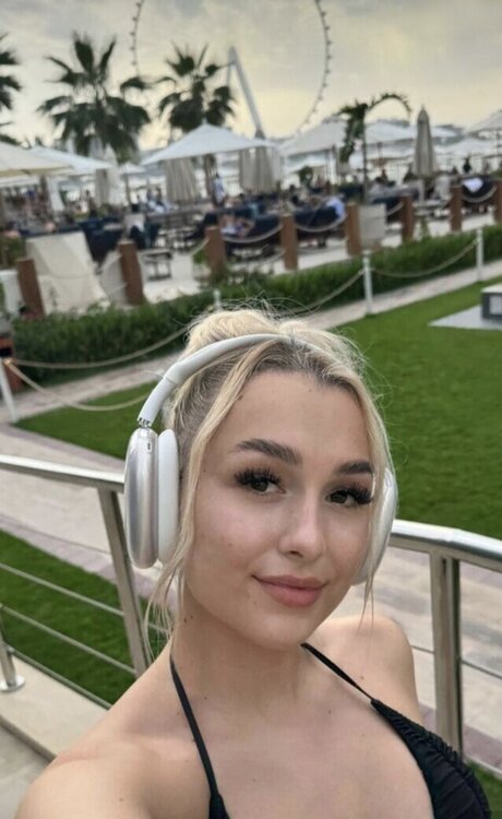 footjob uniquementfans meilleur nu image