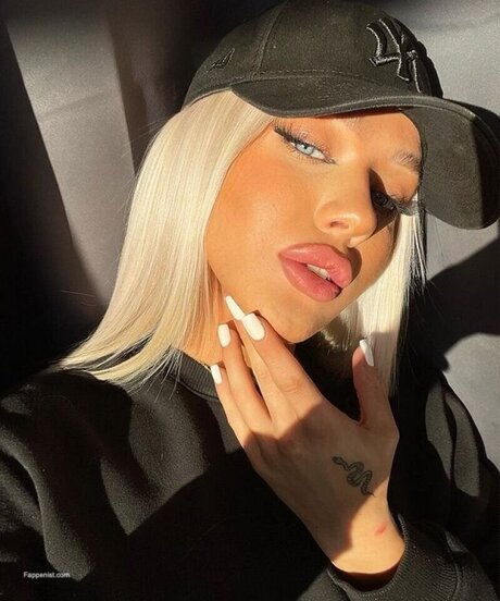 Elaine Victoria étoile chaude photo