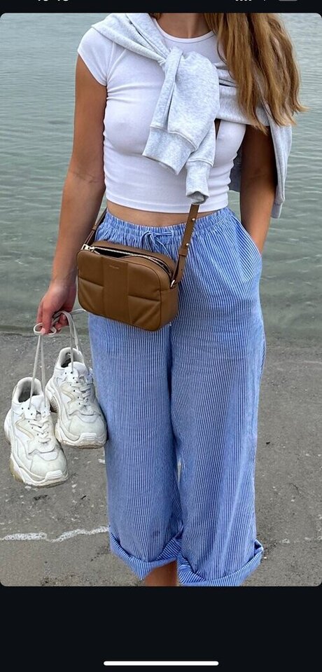 ébène femdom onlyfans art sympa galerie