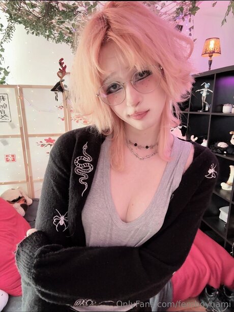 Femboyhami actrice de nus galeries