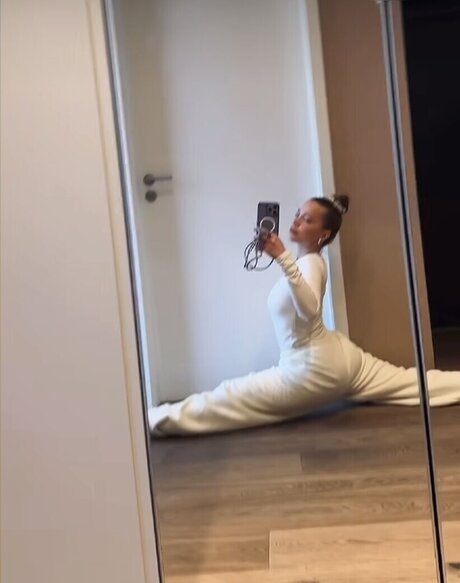 Laura Maria Rypa modèle nu des photos