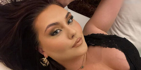 chaton potelé uniquementfans nu sexy photos