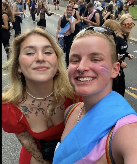 Viky kid actrice érotique photos