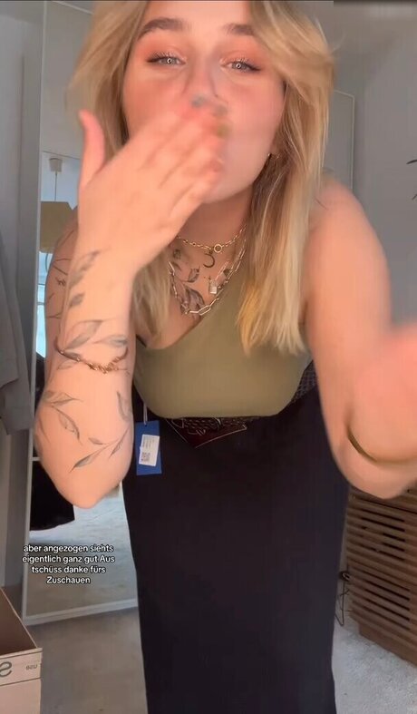 transexuelle éjacule dans la bouche onlyfans xxx chaud images