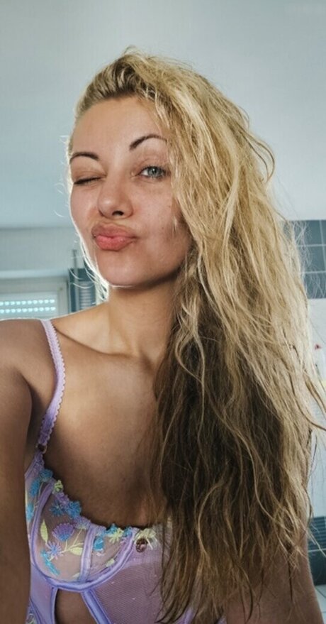 Sarah Milkowski beau modèle des photos