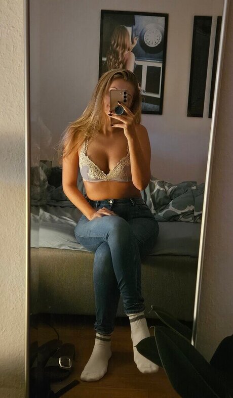 épouse infidèle onlyfans xxx hd image