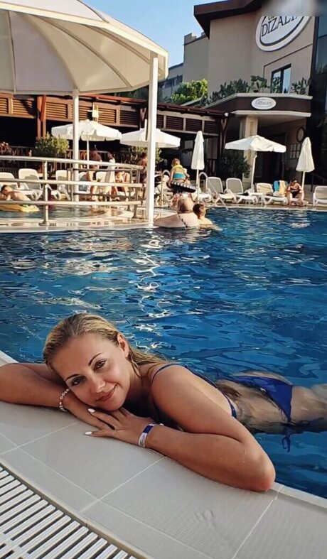 Sarah Milkowski art étoile img