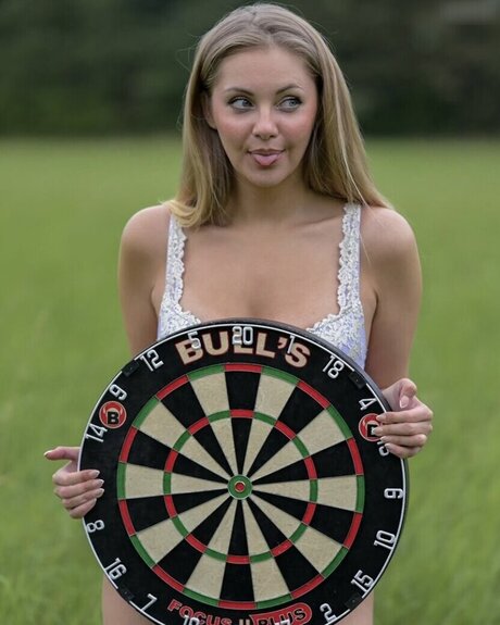 Sarah Milkowski étoile sexy photo