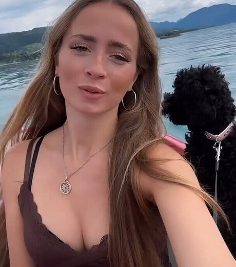 Lea Katharina Maria modèle nu photos