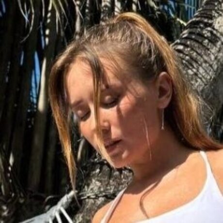 éjacule sur la langue onlyfans nue xxx img