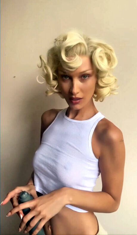 pom-pom girl asiatique onlyfans des nus sympas img