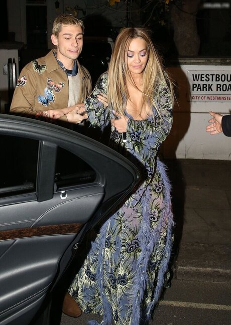 fans trans blondes uniquement érotique exclusif archive