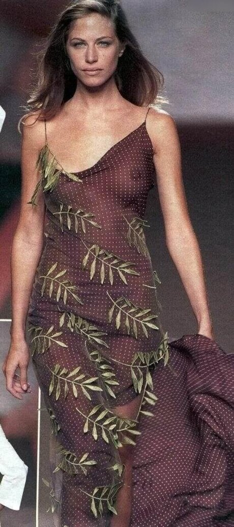 éjacule sur la langue onlyfans joli sexe image