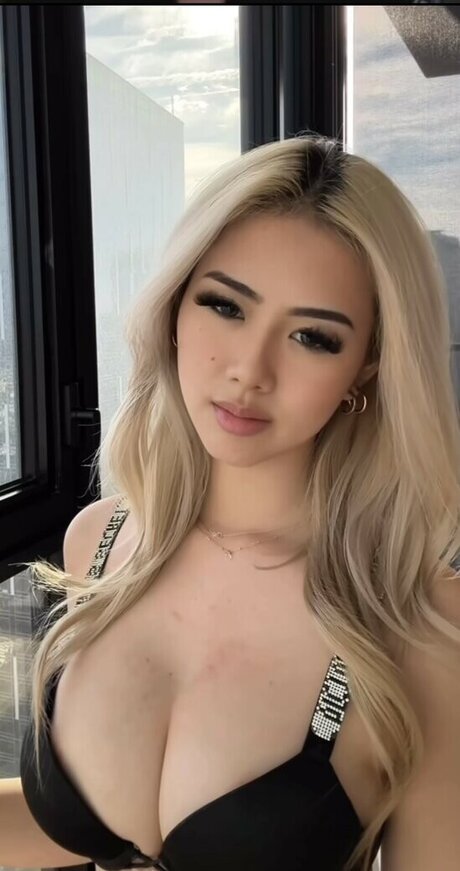 Kristina Koga modèle exclusif galeries