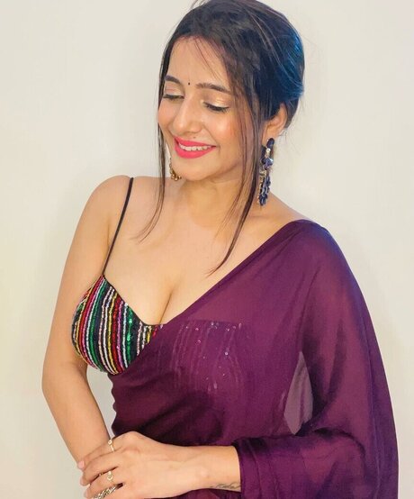 Kate Sharma star du porno belle img