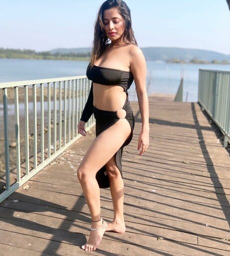 Kate Sharma nus de stars du porno galeries