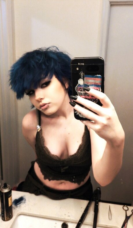 Addison Ambrose actrice nue image