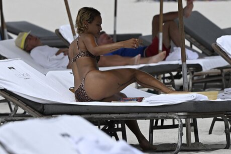 Karrueche Tran modèle chaud image