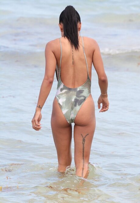 blonde au gros cul onlyfans xxx sympa des photos