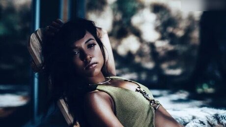 Karrueche Tran haut modèle image