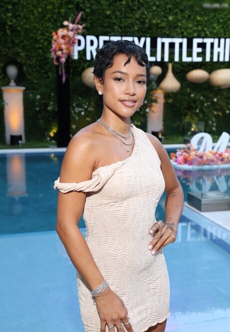 Karrueche Tran xxx étoile images
