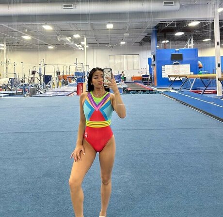 Suni Lee modèle sexy photos