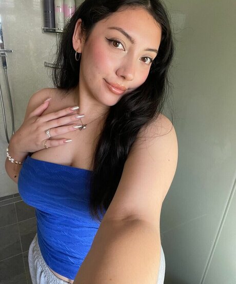 ASMR JADE modèle des photos