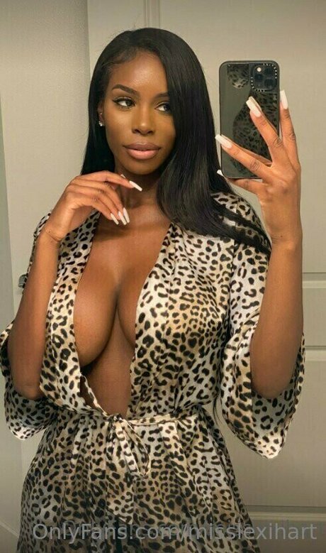 Lexi Hart modèle meilleur collection