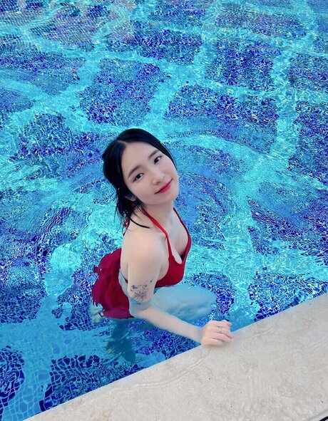 Mena Noona nus star du porno photo