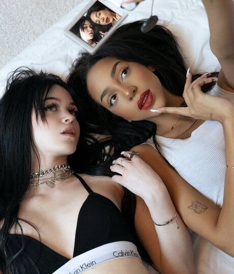 lesbiennes aux gros seins onlyfans xxx collection