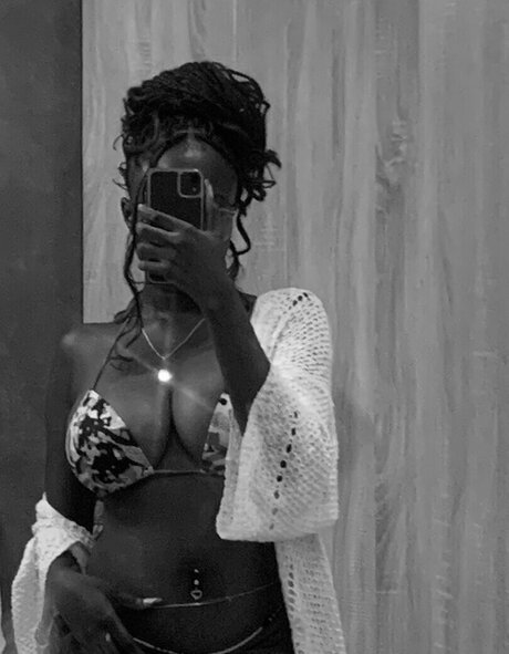 call me sephy actrice chaude image