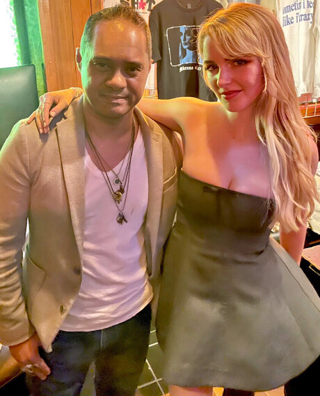 Mckenna Grace star du porno parfaite des photos