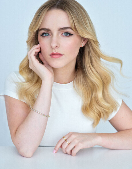 Mckenna Grace étoile de l'art galerie