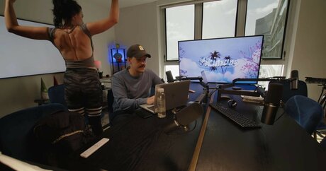 blonde aux gros seins onlyfans gratuit images