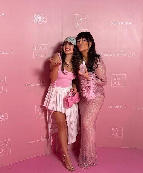 Leyla Afshonkar modèle sympa images