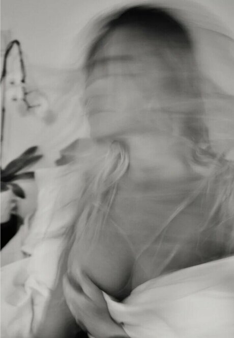 Jem Touchdown actrice sexy galerie