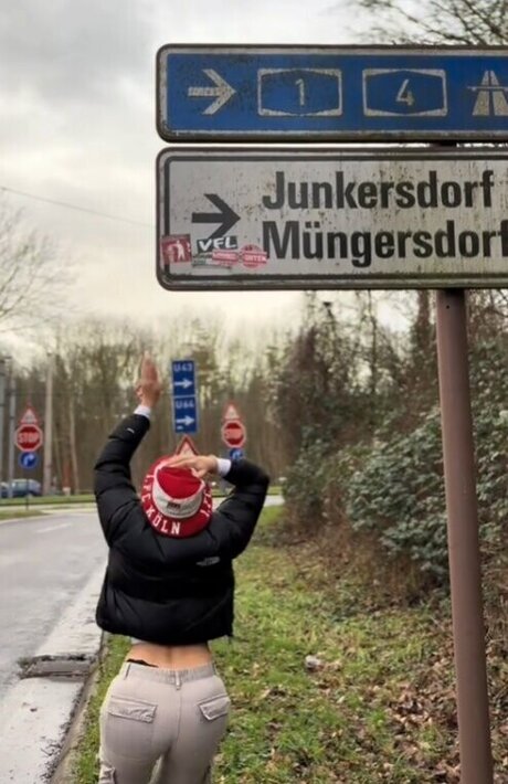 Rosajcb modèle xxx galeries