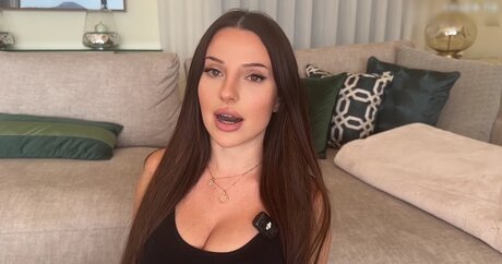 chaton courbé onlyfans sympa érotique photos