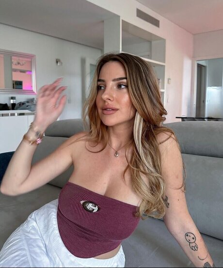 rousse aux gros seins onlyfans xxx jolie des photos