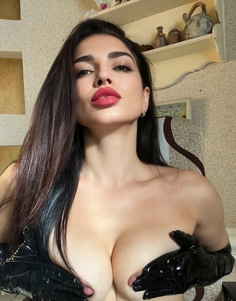 Caroline ASMR star du porno xxx image