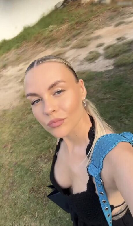 lesbiennes aux gros seins onlyfans xxx haut img