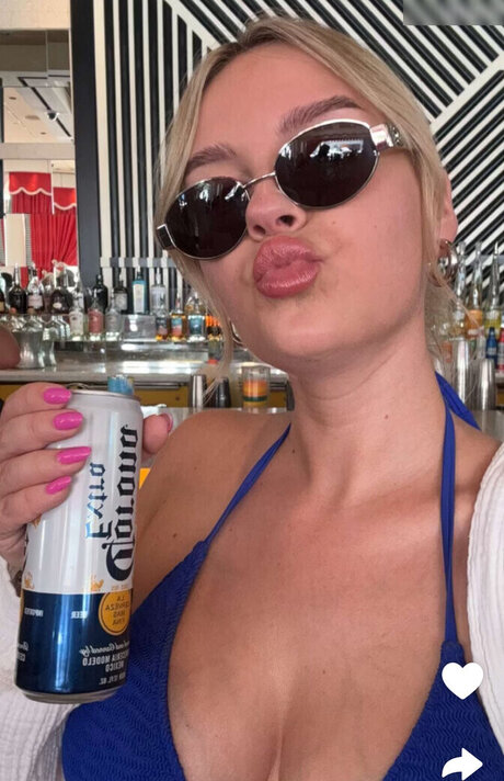 Dagi Bee beau modèle galerie