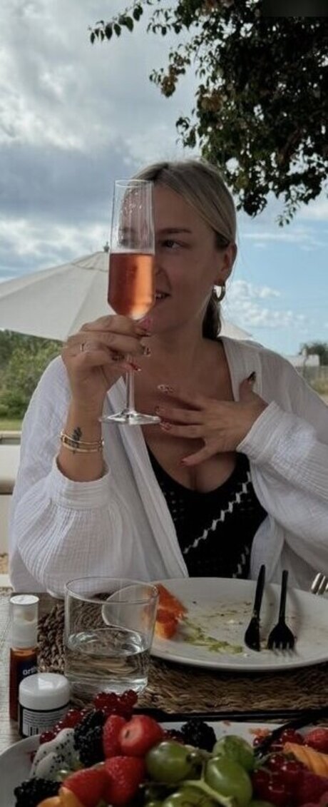 Dagi Bee actrice chaude archive