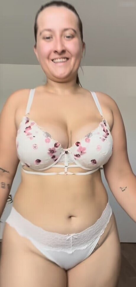 endlich zufrieden belle actrice photo