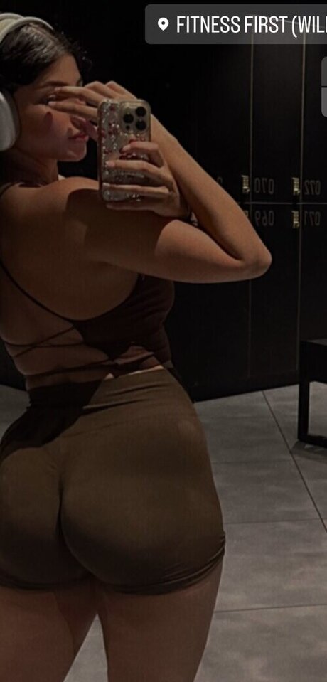 Nikelein mannequin img