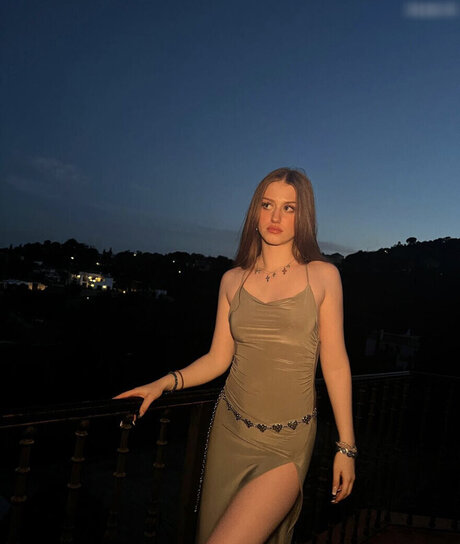 Yana Clare modèle joli collection