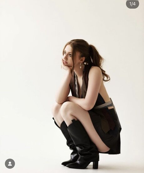 Yana Clare modèle sympa collection