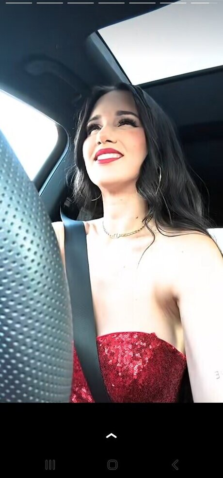 lesbiennes aux gros seins onlyfans chaud nu image